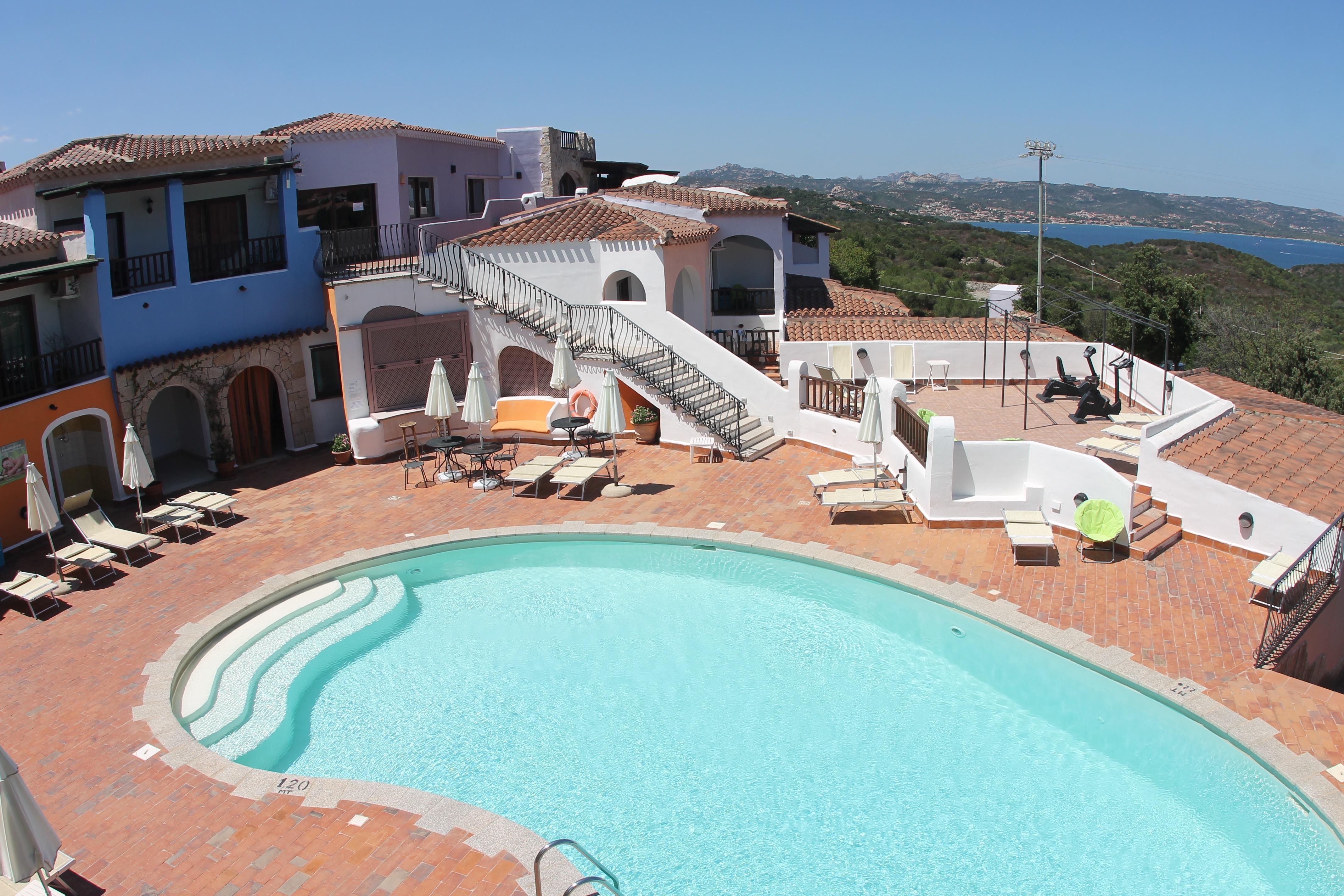 Hotel Li Graniti Baja Sardinia Exterior foto