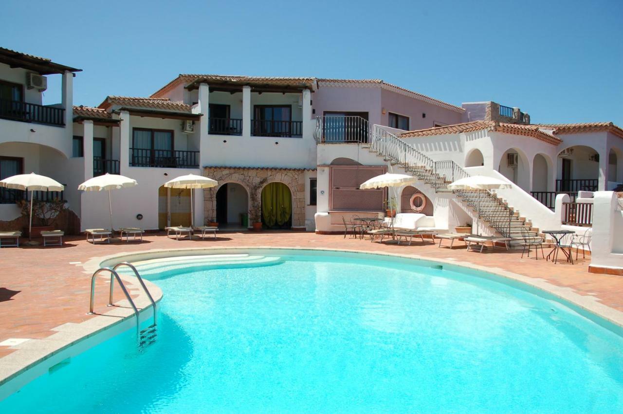 Hotel Li Graniti Baja Sardinia Exterior foto