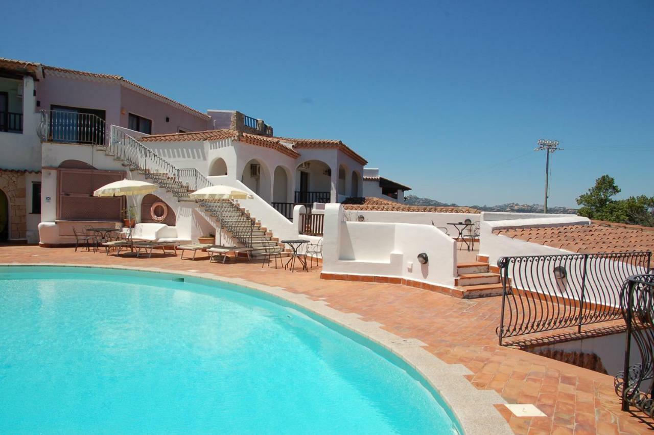Hotel Li Graniti Baja Sardinia Exterior foto